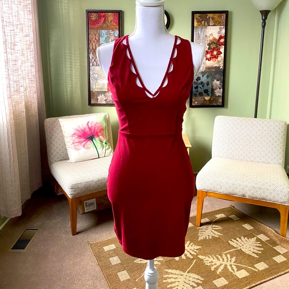 Dress - Picture 1 of 4